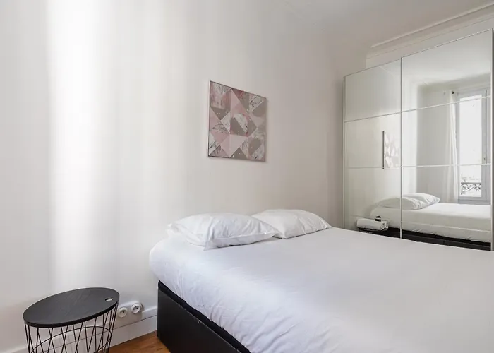 Big Apartment 2Br Arc De Triomphe 4-6P